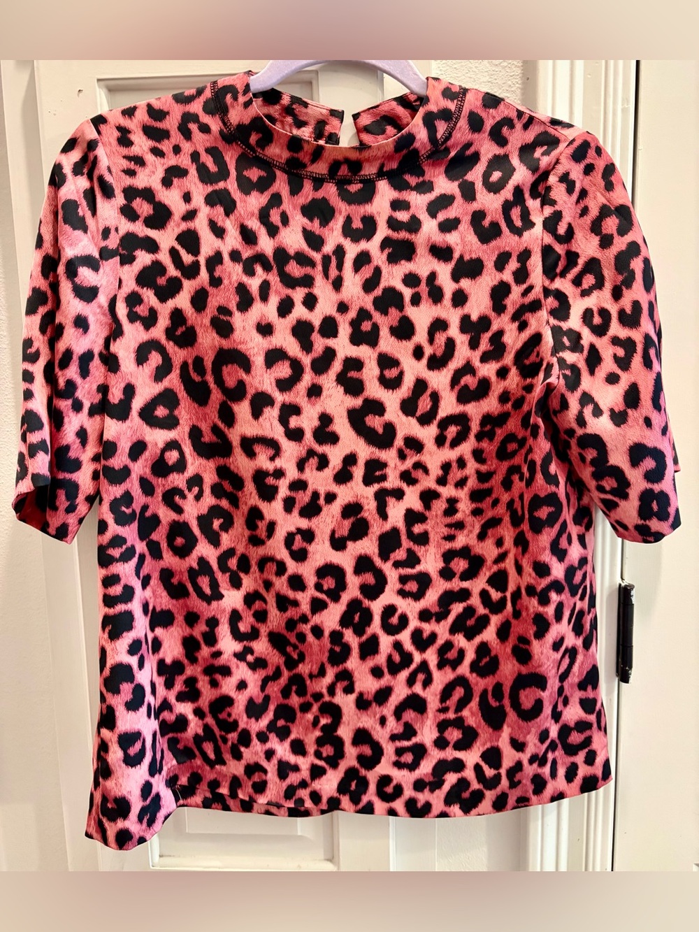 NWOT HEY YOU Women’s Size Small Pink Leopard Print Short Sleeve Top
